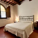 Collebrunacchi בית הארחה 4*